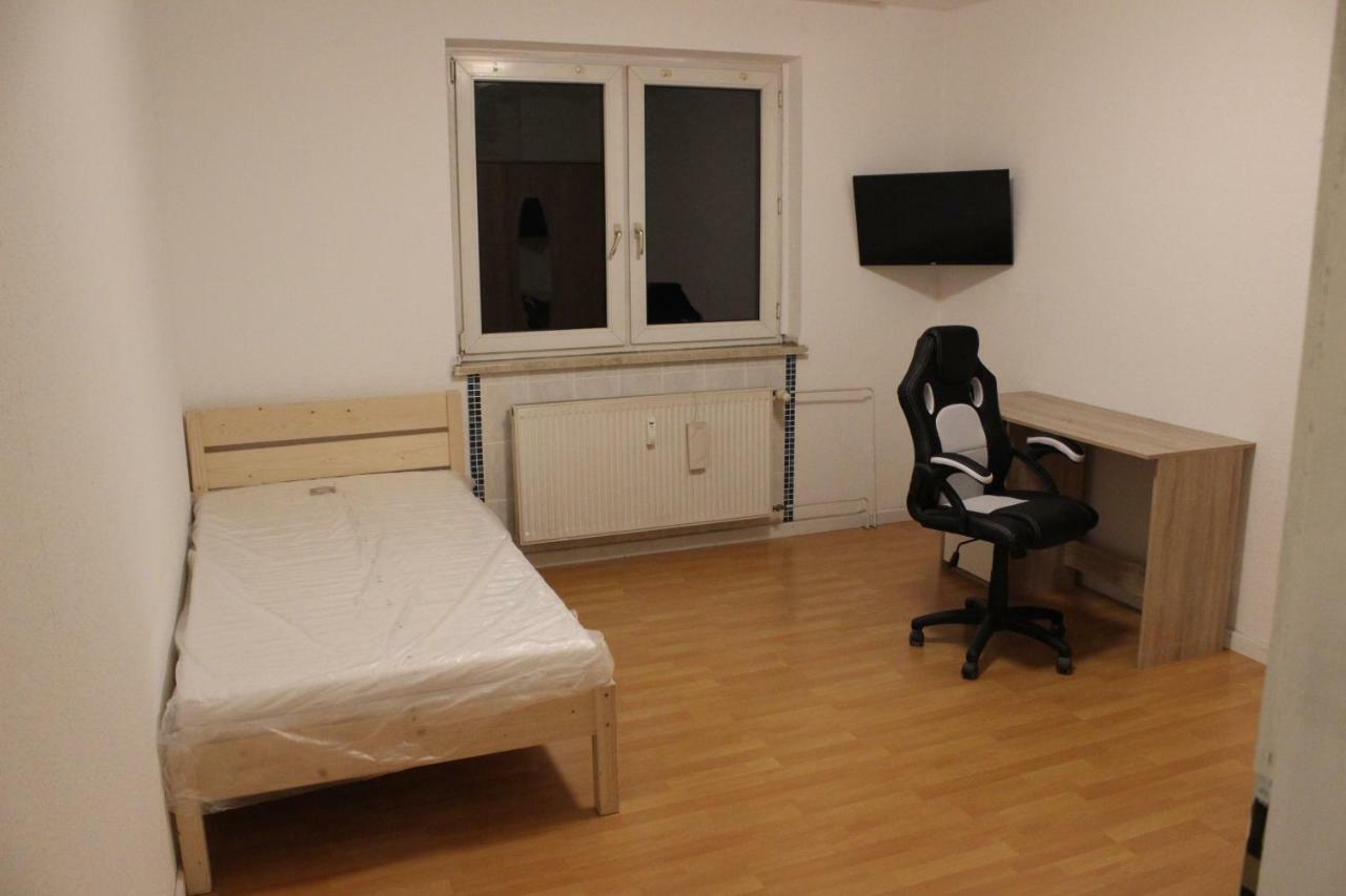 Zimmer Sucht Bewohner Duisburgo Exterior foto